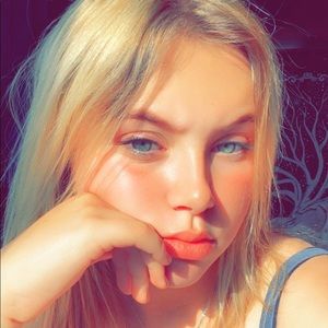 Meet your Posher, Makayla